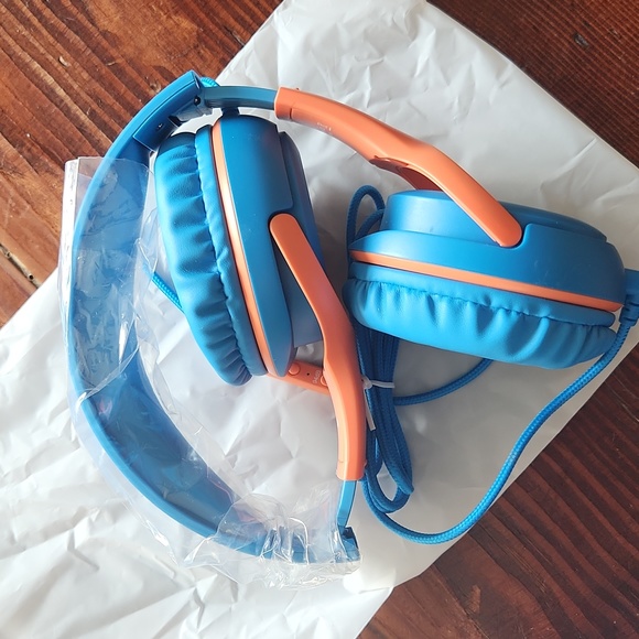 Awatrue Wired Headphones ☆ Model AT2 ☆ Kids Headphones ☆ New in Box ☆ - Picture 11 of 16